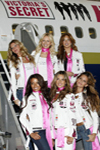 2006 11 14 - Victoria's Secret models landing at Stewart International Airport before boarding for L (2006) 2006 11 14 - Victoria's Secret models landing at Stewart International Airport before boarding for L (2006)